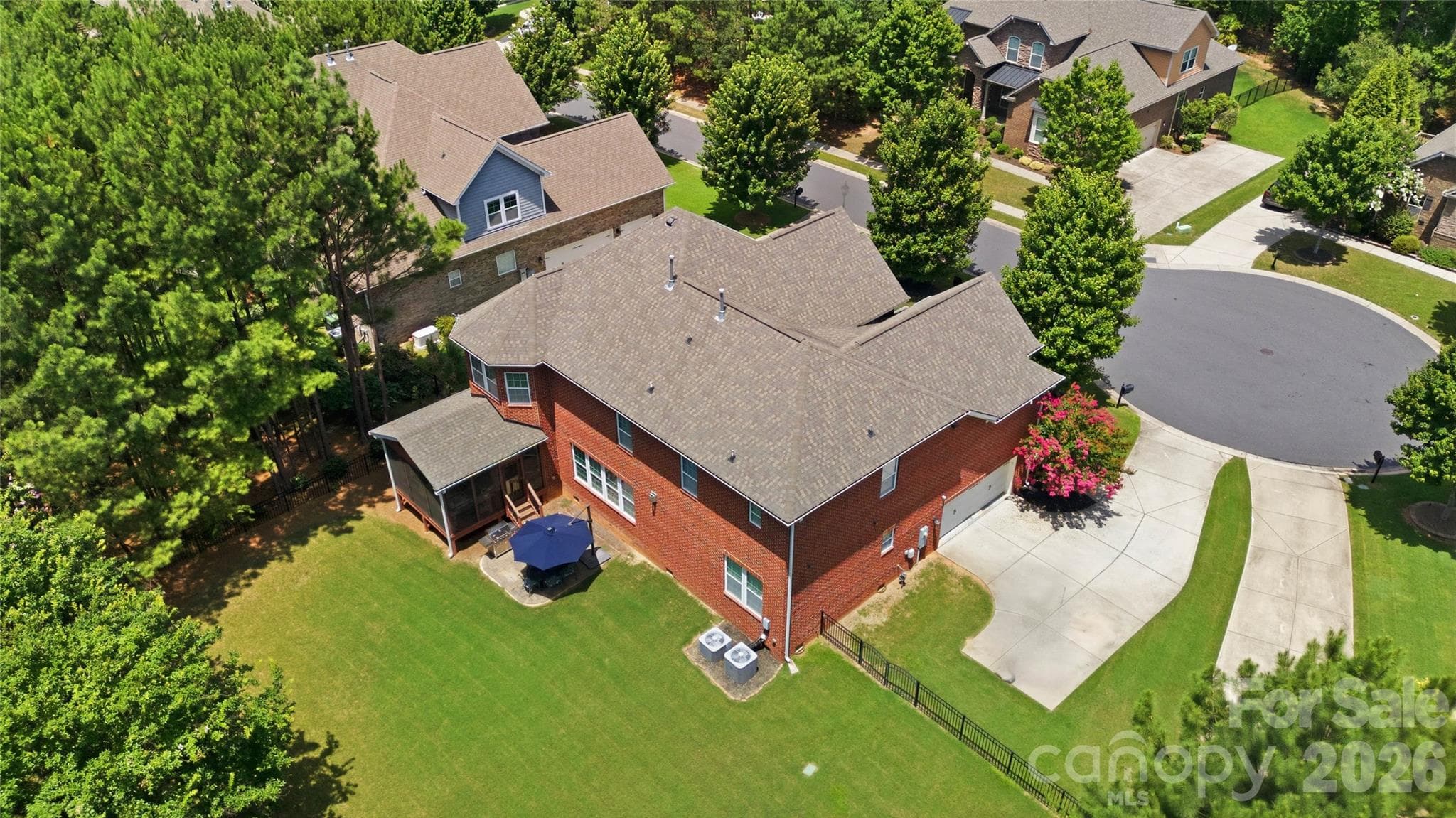 Stunning fenced-in backyard - Charlotte