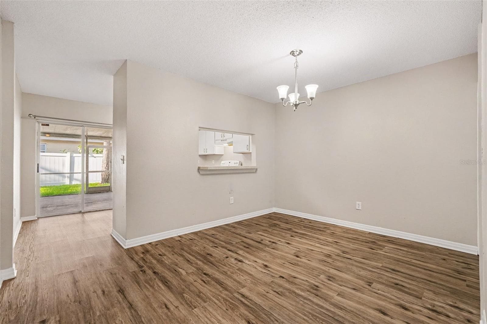 Townhouse at 2125 FLUORSHIRE DR, BRANDON, photo 15 of 21