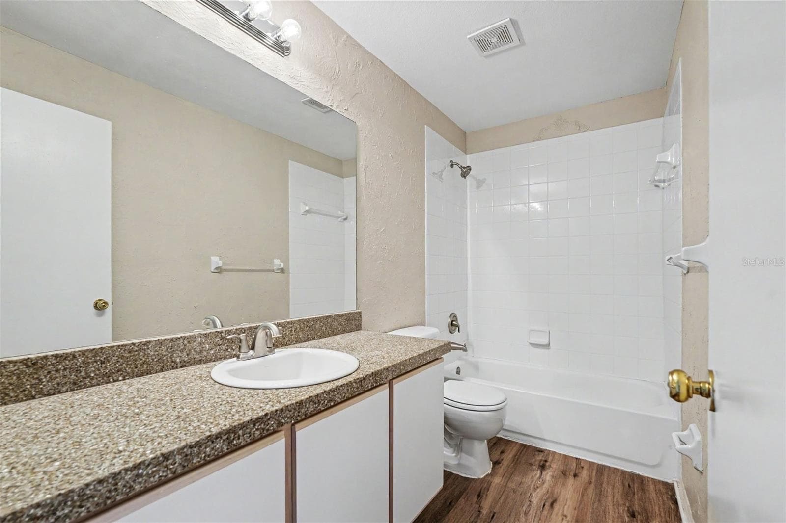 Townhouse at 2125 FLUORSHIRE DR, BRANDON, photo 11 of 21