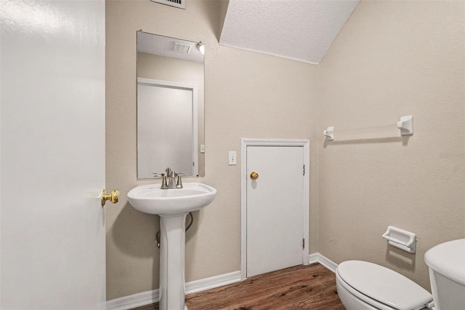 Townhouse at 2125 FLUORSHIRE DR, BRANDON, photo 9 of 21