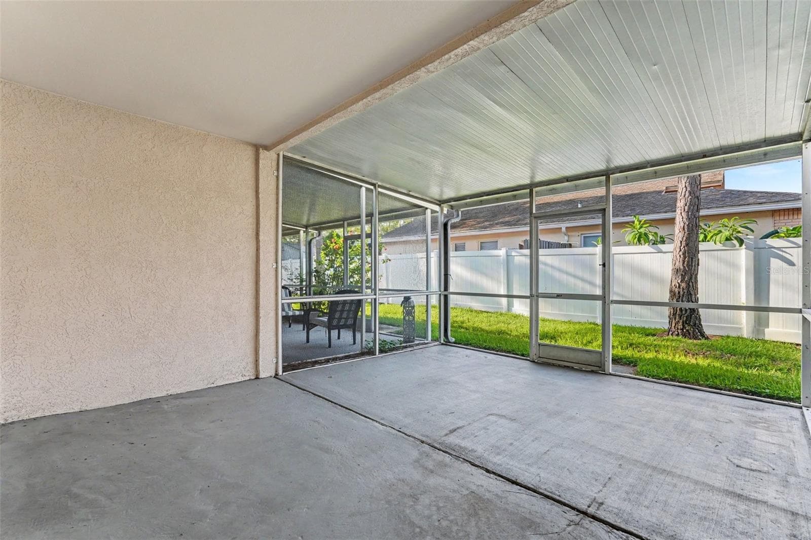 Townhouse at 2125 FLUORSHIRE DR, BRANDON, photo 14 of 21