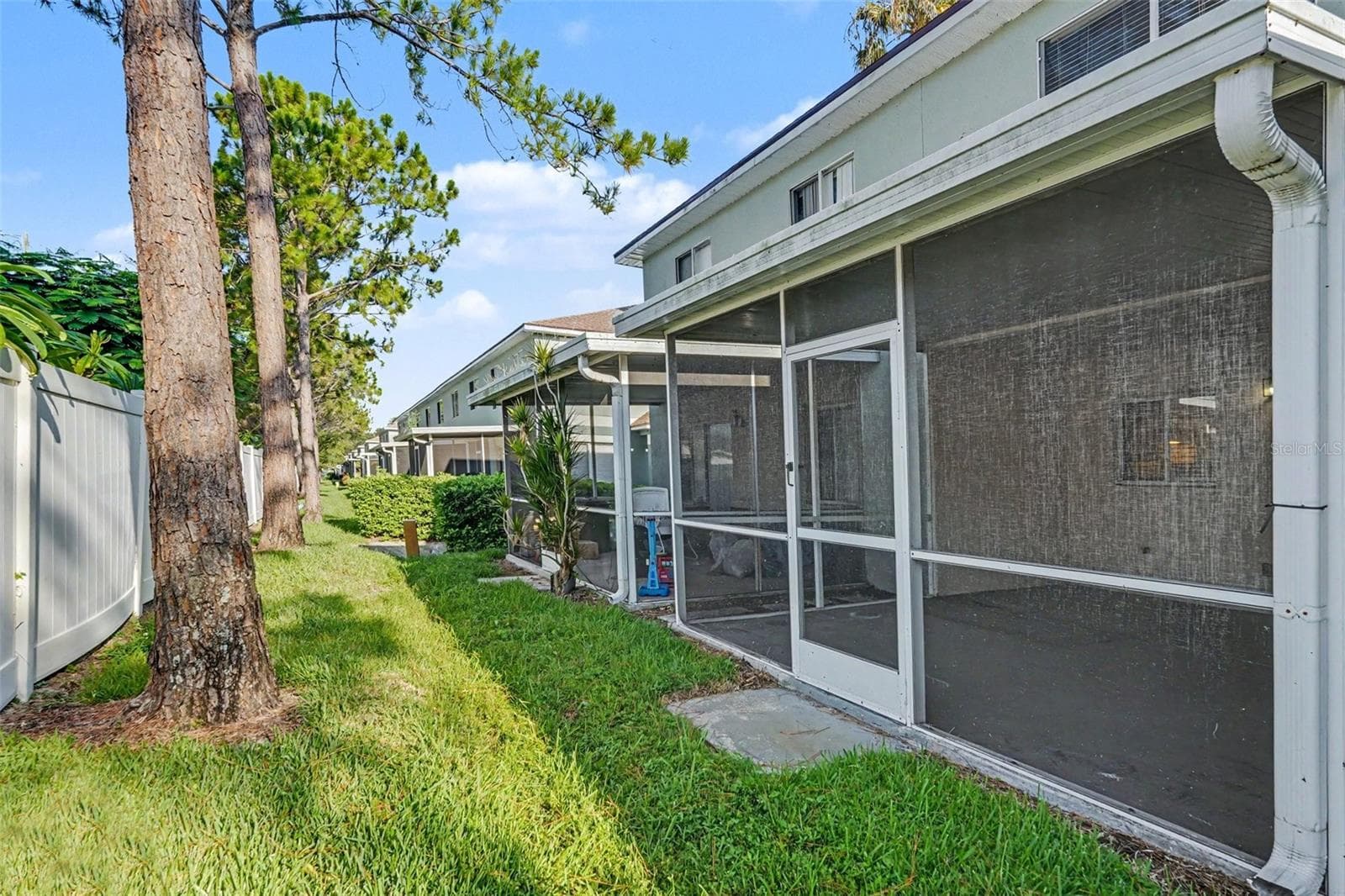 Townhouse at 2125 FLUORSHIRE DR, BRANDON, photo 5 of 21
