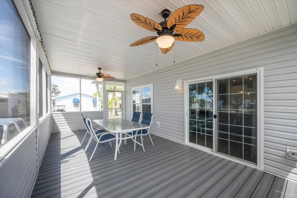 Manufactured Home at 20 BEAVERKILL DR, LAKE WALES, photo 20 of 30