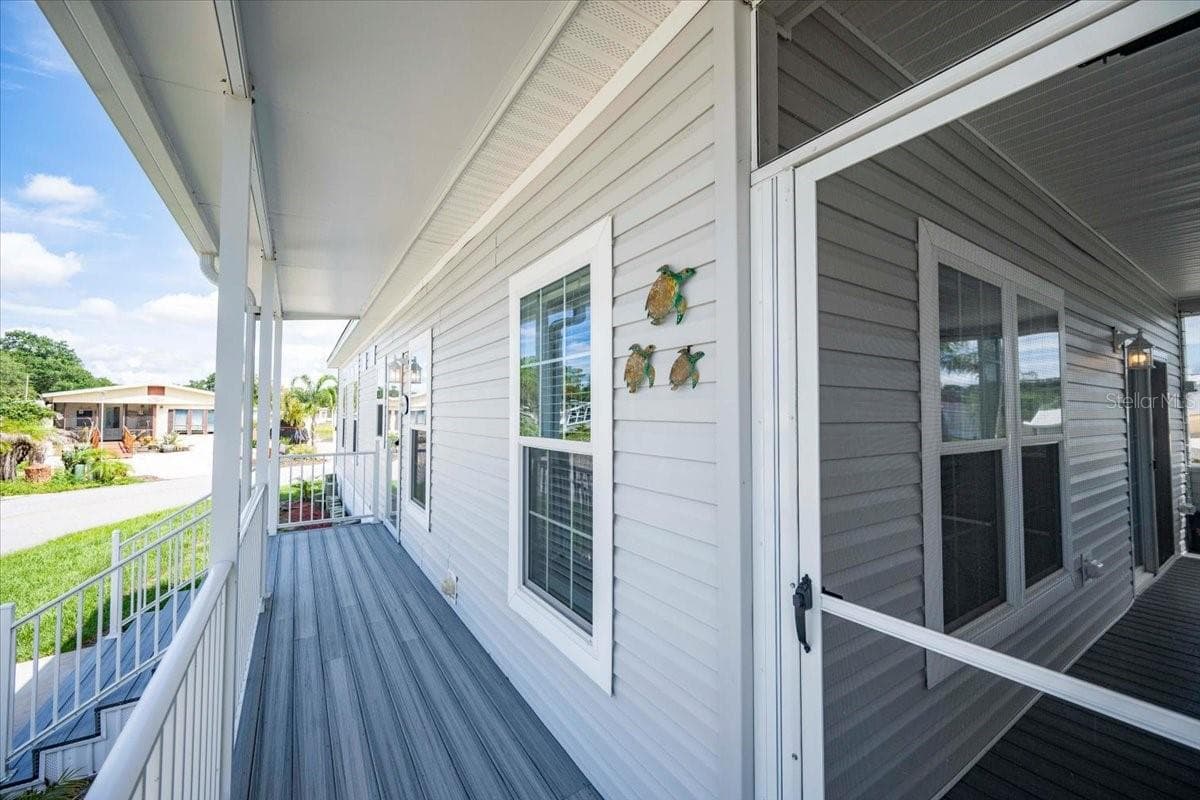 Manufactured Home at 20 BEAVERKILL DR, LAKE WALES, photo 23 of 30