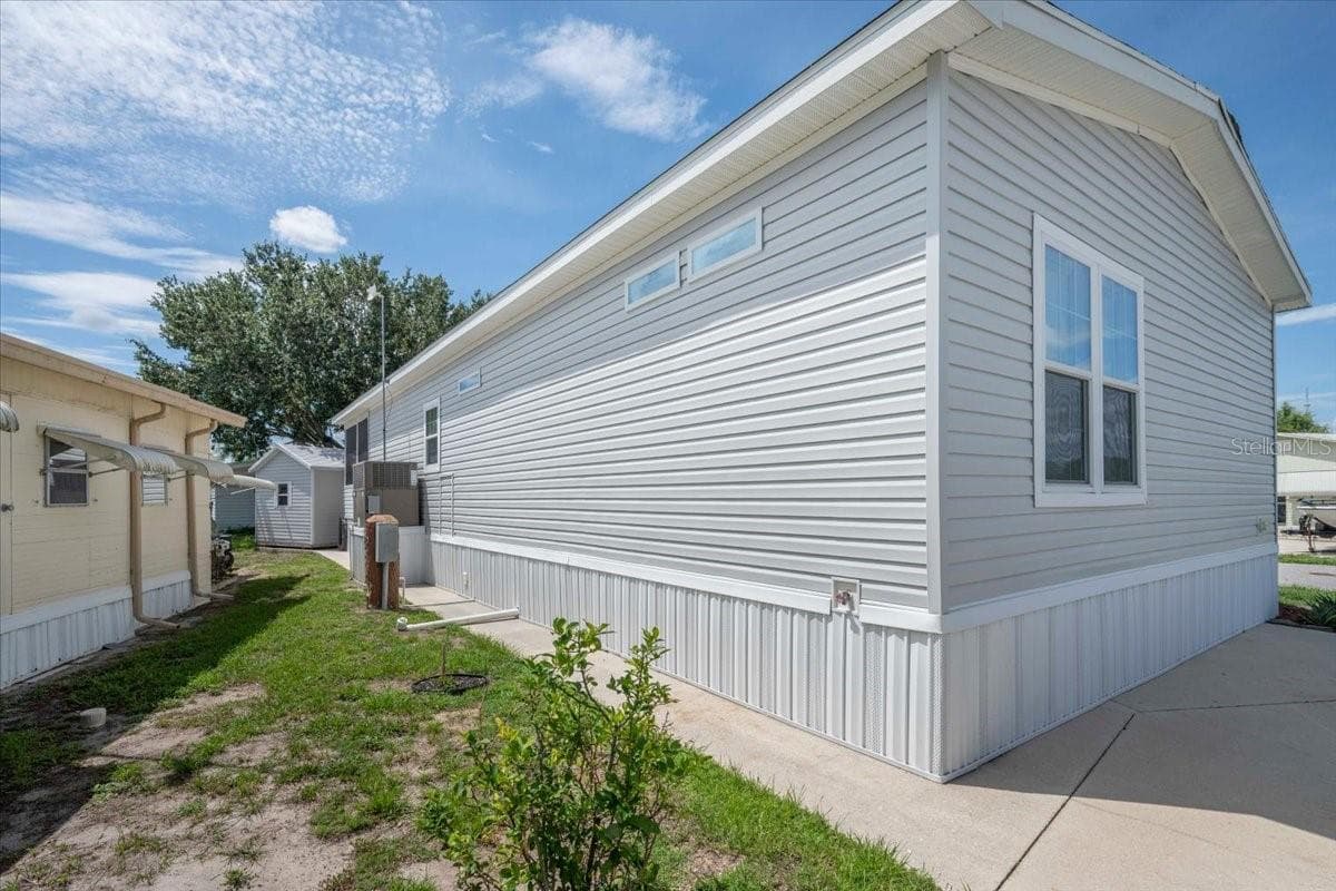 Manufactured Home at 20 BEAVERKILL DR, LAKE WALES, photo 26 of 30