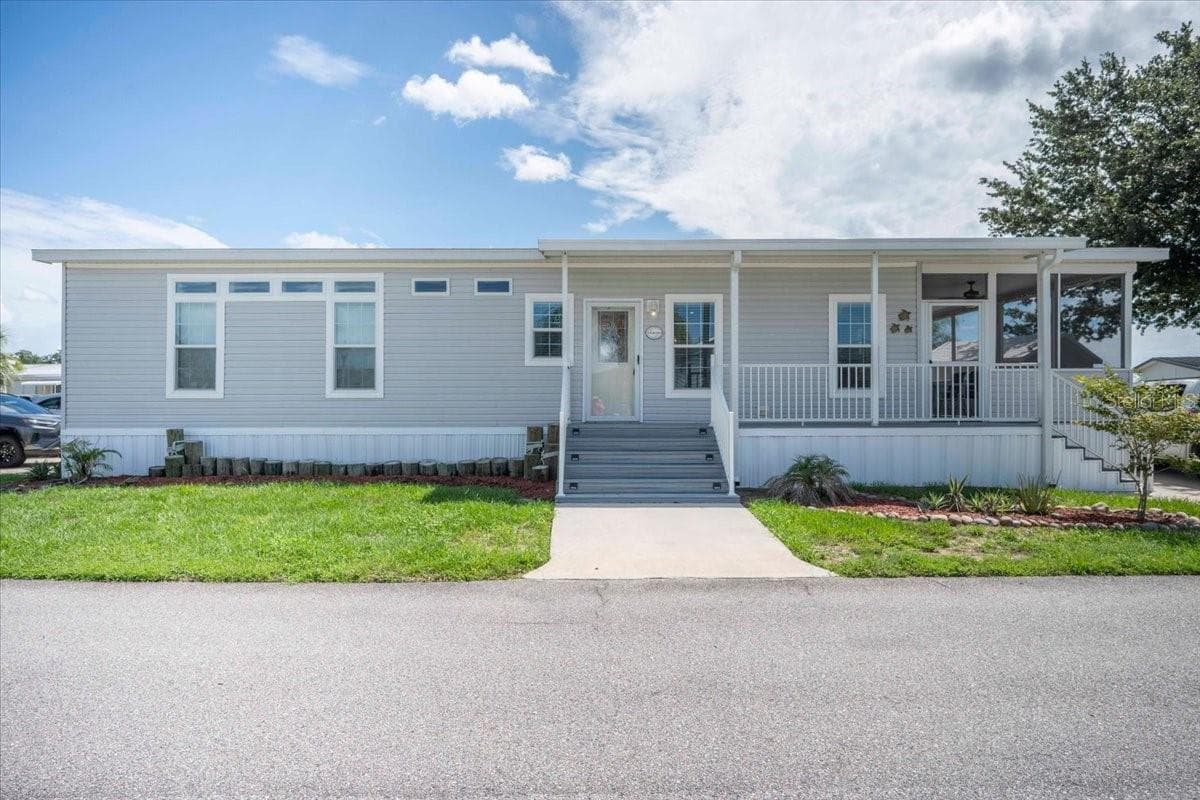 Manufactured Home at 20 BEAVERKILL DR, LAKE WALES, photo 28 of 30