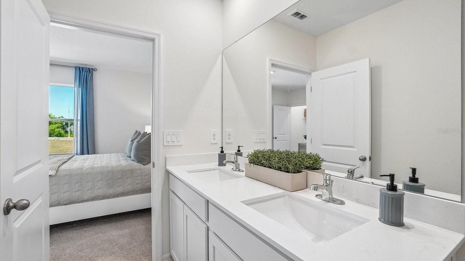 Townhouse at 8025 WILDLIFE HAVEN ST, TAMPA, photo 22 of 38