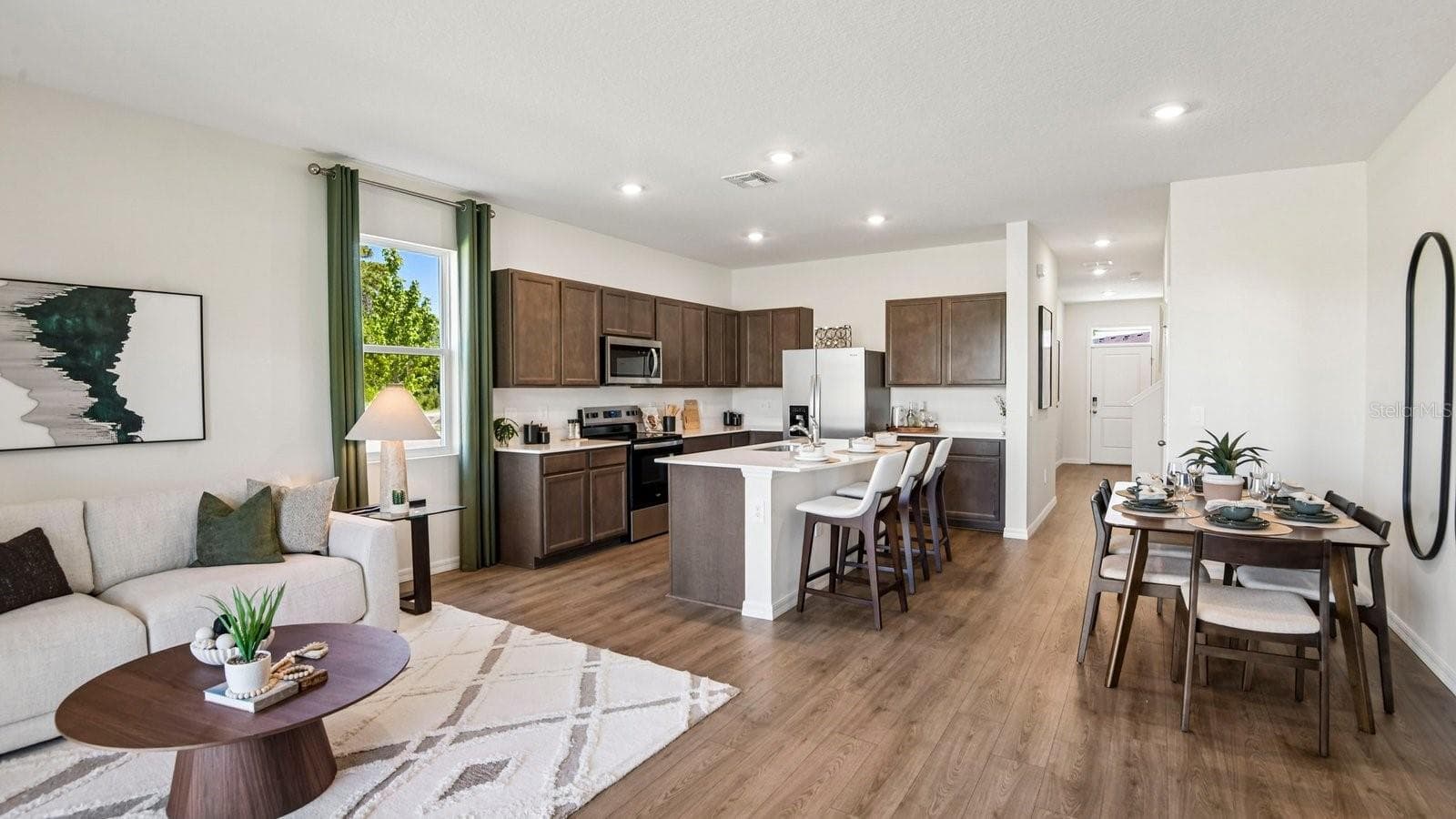 Townhouse at 8033 WILDLIFE HAVEN ST, TAMPA, photo 5 of 36