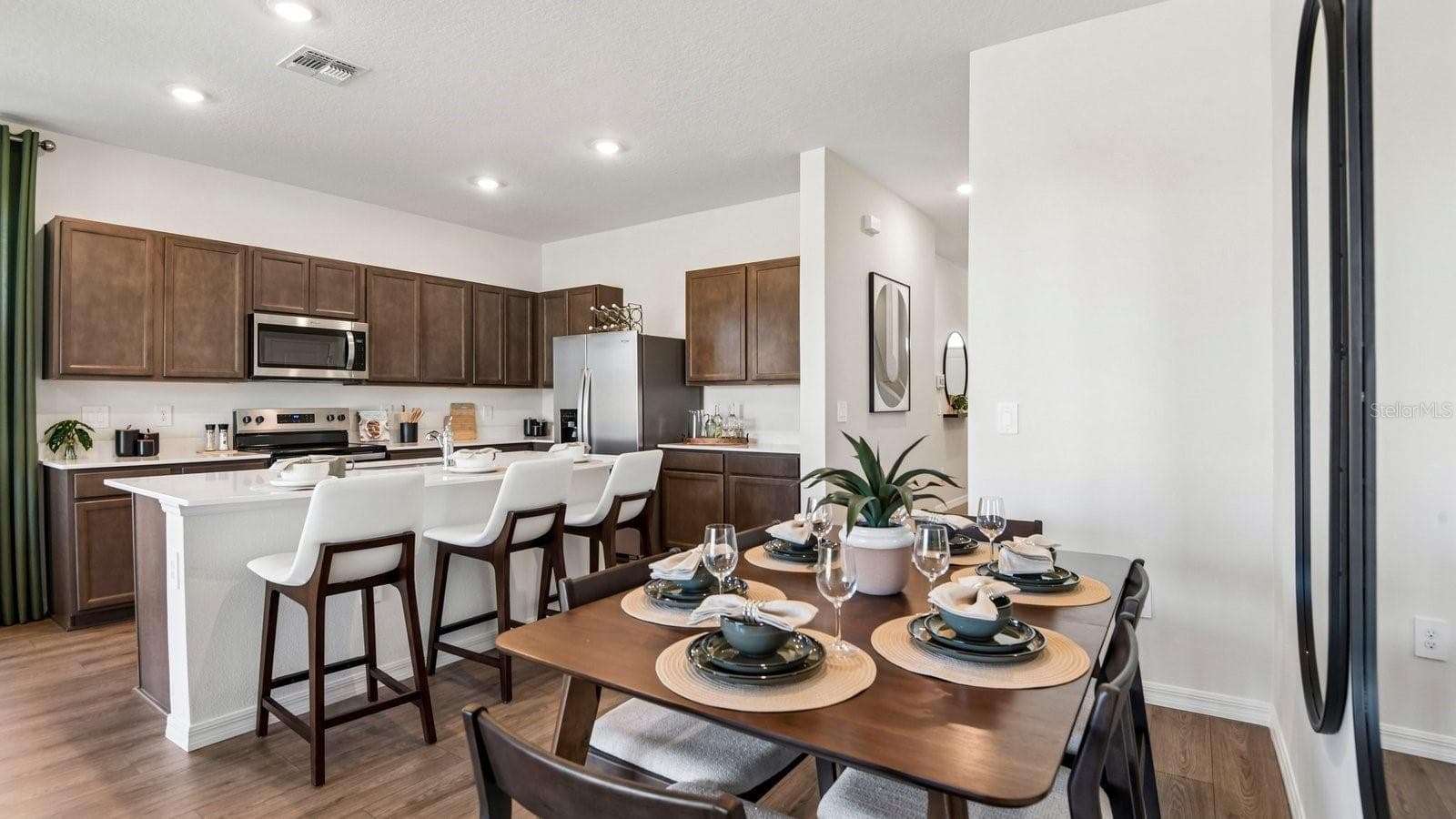 Townhouse at 8033 WILDLIFE HAVEN ST, TAMPA, photo 11 of 36