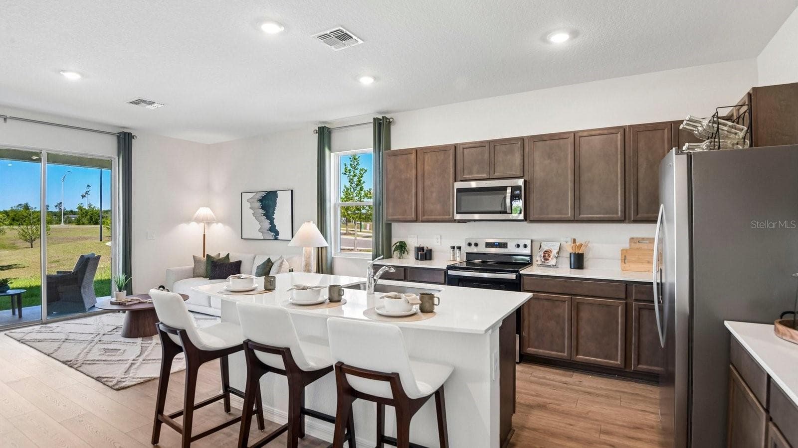 Townhouse at 8033 WILDLIFE HAVEN ST, TAMPA, photo 12 of 36