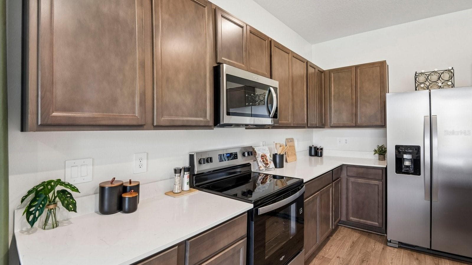 Townhouse at 8033 WILDLIFE HAVEN ST, TAMPA, photo 16 of 36