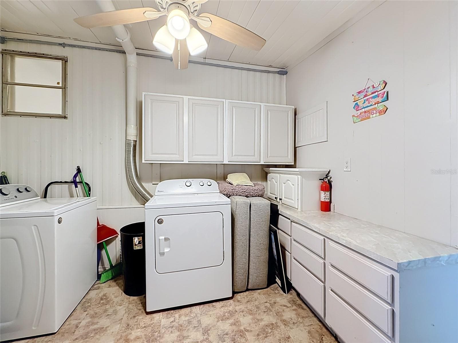 Laundry and Storage - 1025 CAPELLA DR, TAVARES