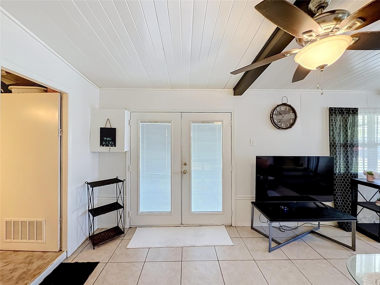 Florida Room - 1025 CAPELLA DR, TAVARES