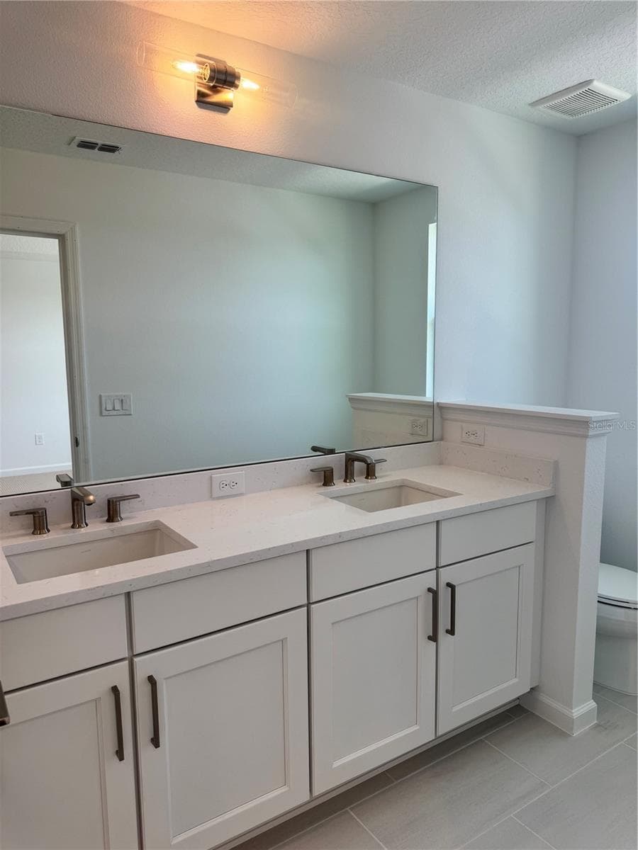 Primary bathroom - 1888 CROWNCREST DR, APOPKA