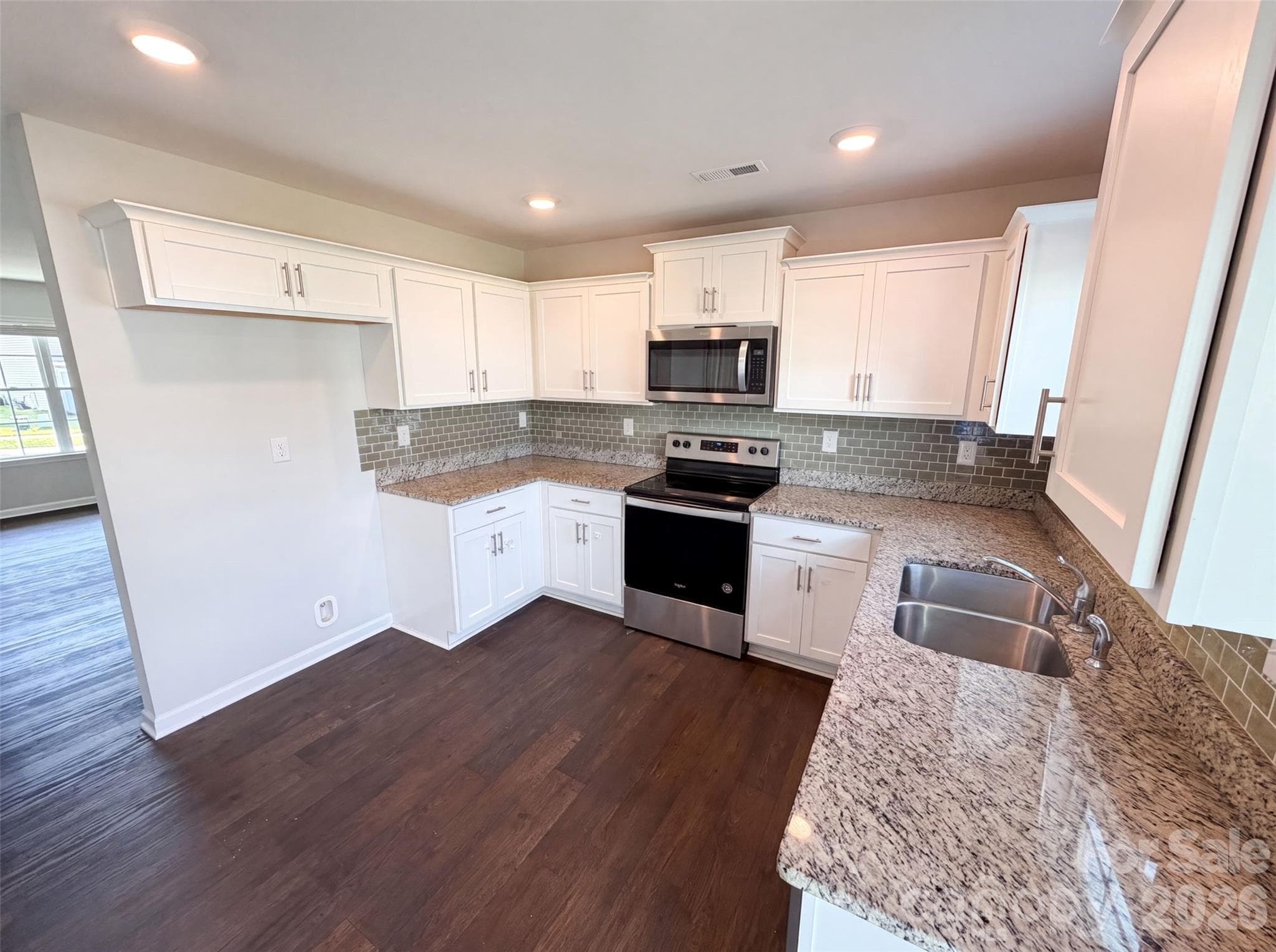 Single Family Residence at 7244 Finnigan Road, Charlotte, photo 8 of 21
