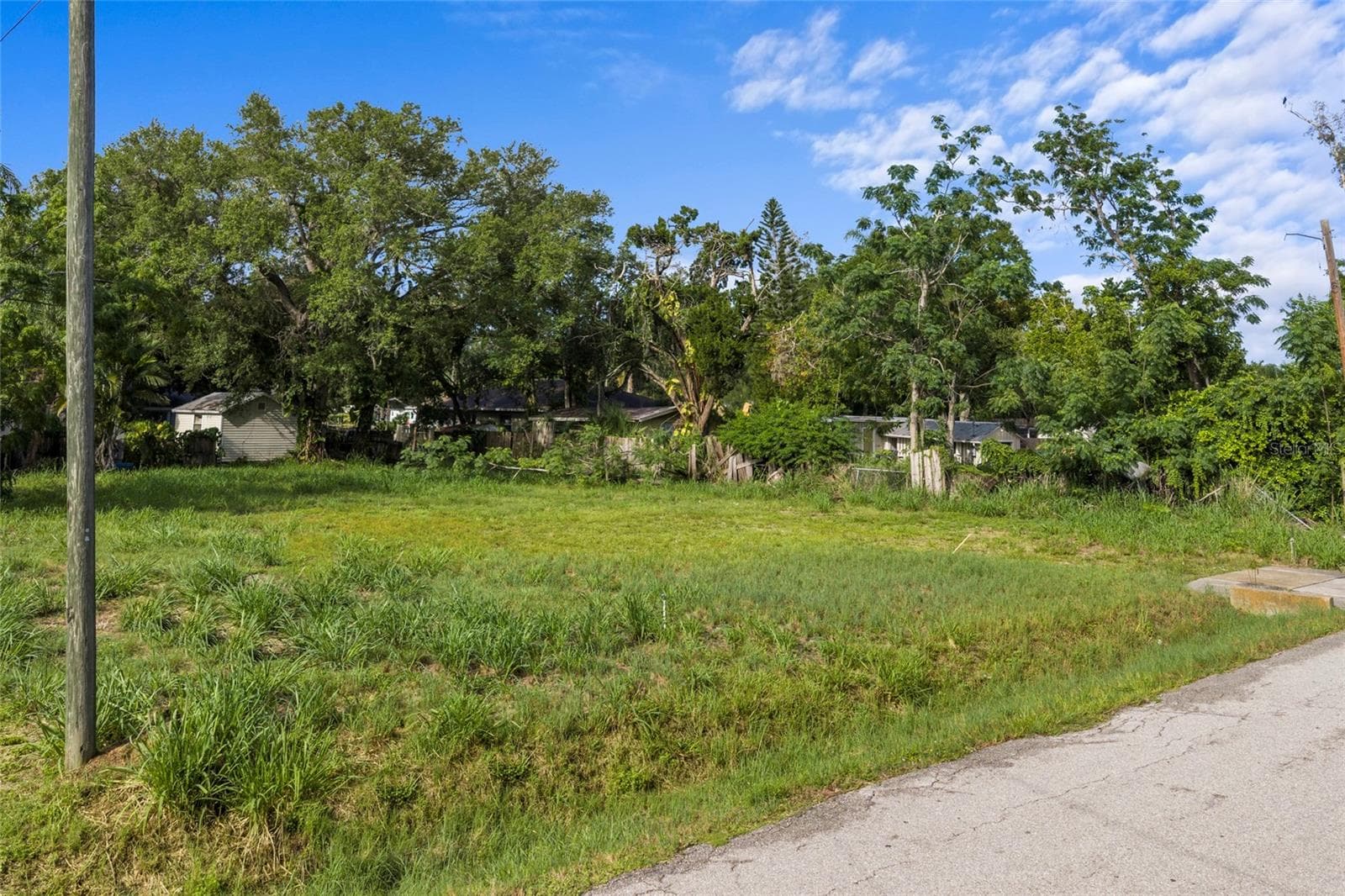 Side Exterior - 2930 HAWTHORNE ST, SARASOTA