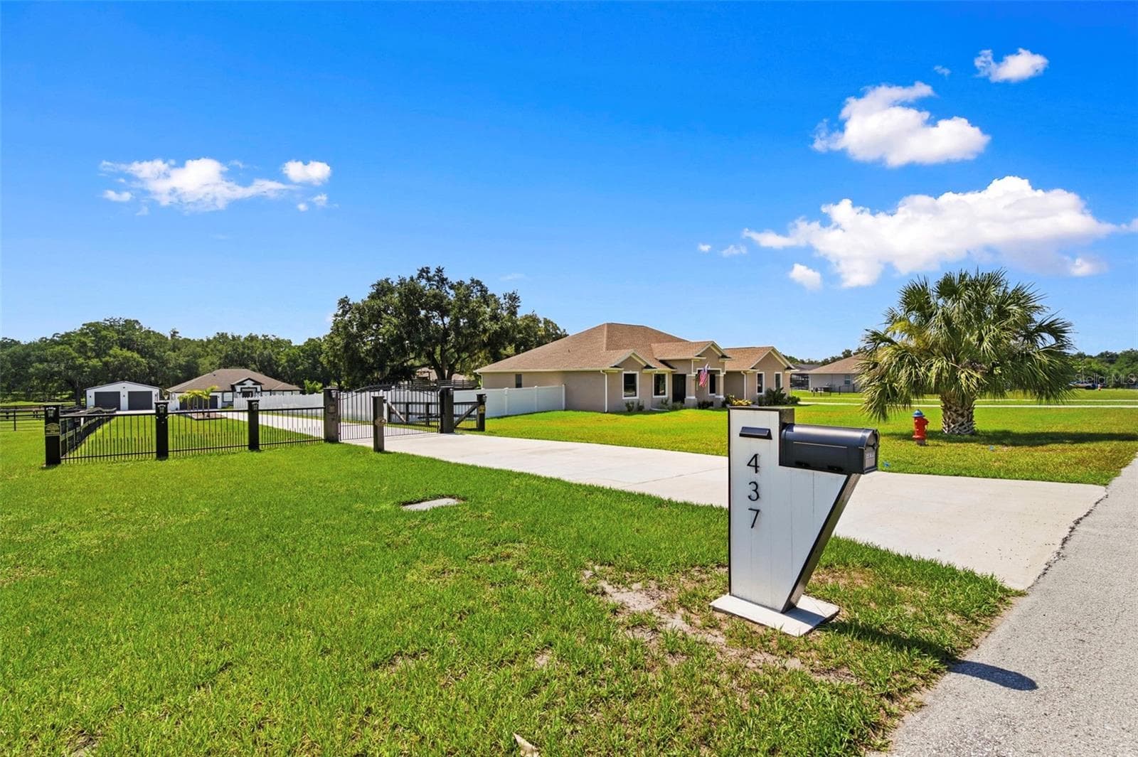 Single Family Residence at 437 GANDY CEMETERY RD, BARTOW, photo 8 of 64