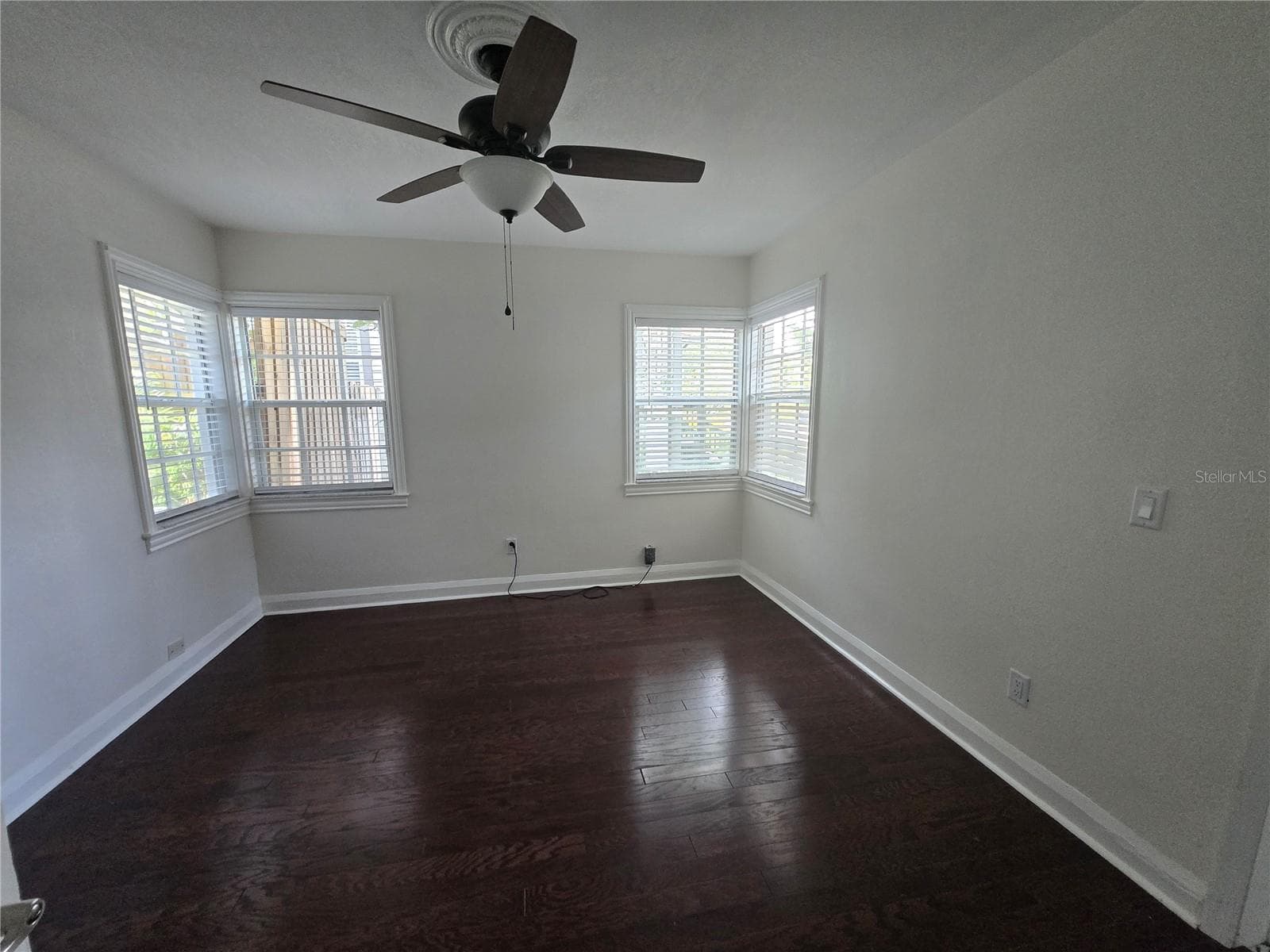 Single Family Residence at 300 E IDLEWILD AVE, TAMPA, photo 10 of 35