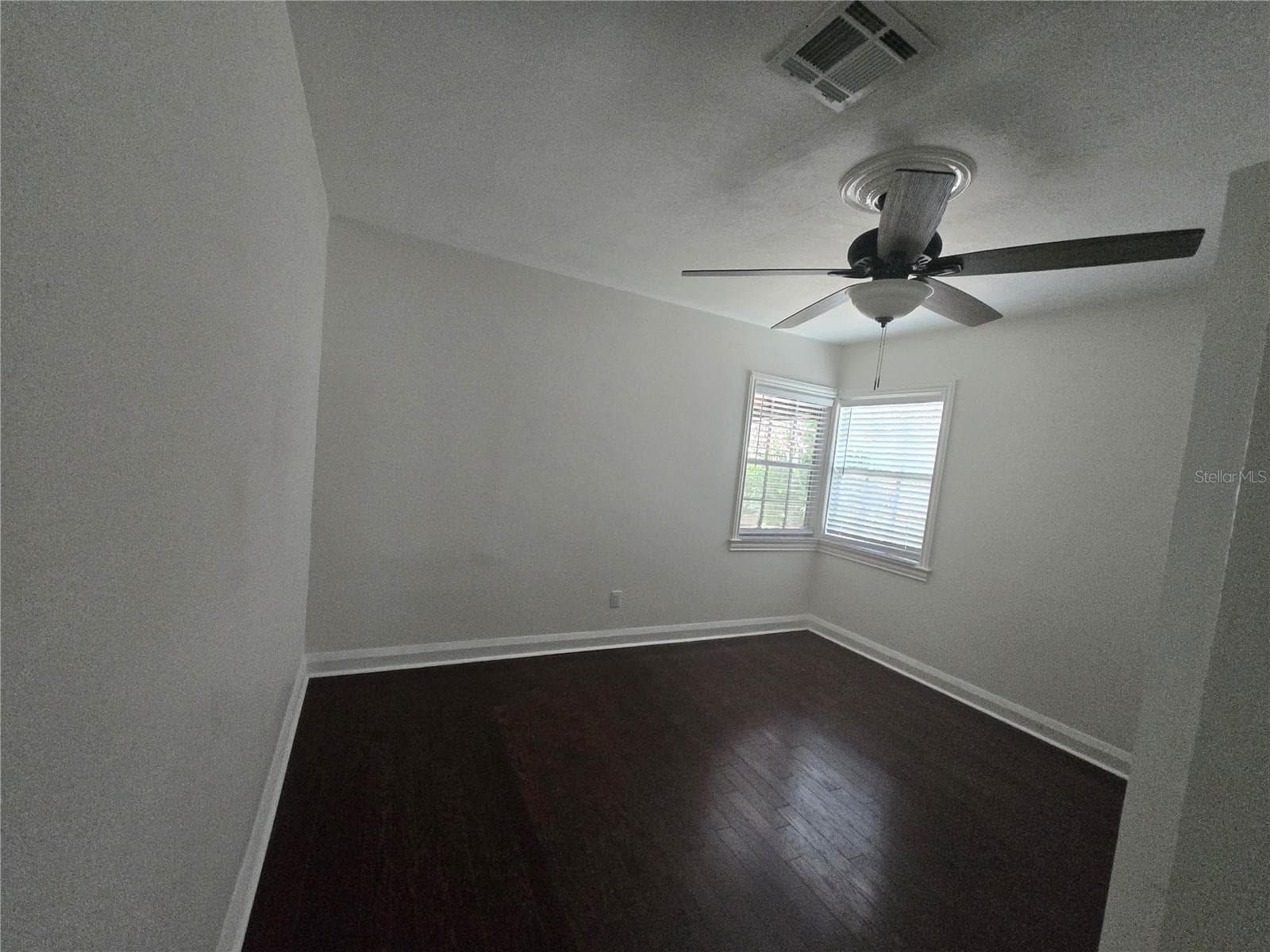 Single Family Residence at 300 E IDLEWILD AVE, TAMPA, photo 12 of 35