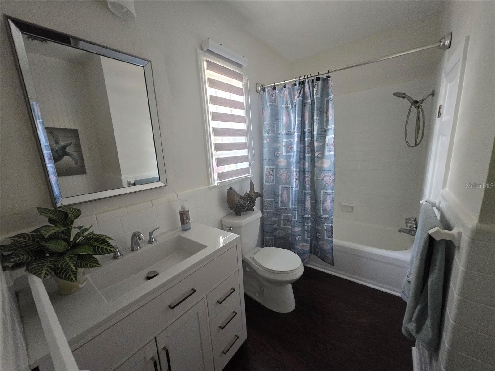 Single Family Residence at 300 E IDLEWILD AVE, TAMPA, photo 13 of 35