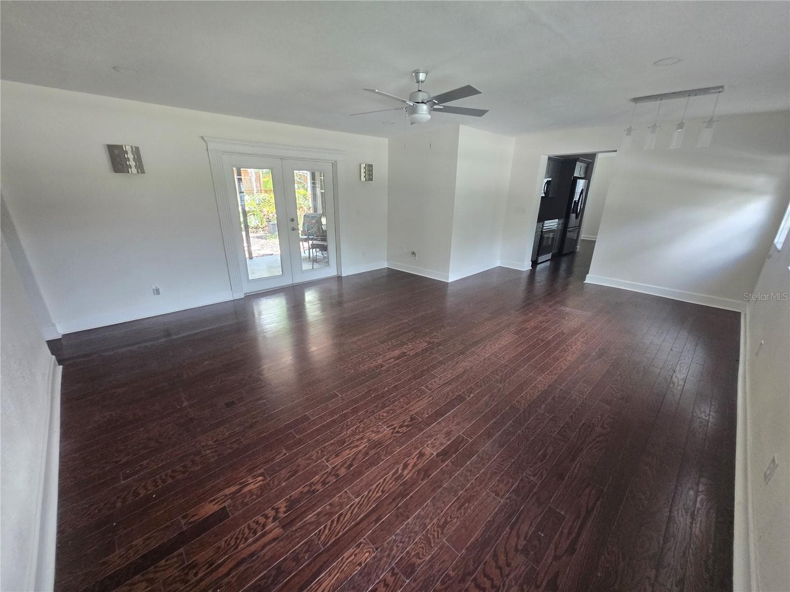 Single Family Residence at 300 E IDLEWILD AVE, TAMPA, photo 20 of 35