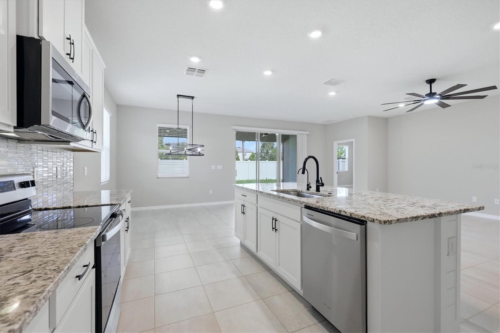 Kitchen - 12413 DORA TRL, PARRISH