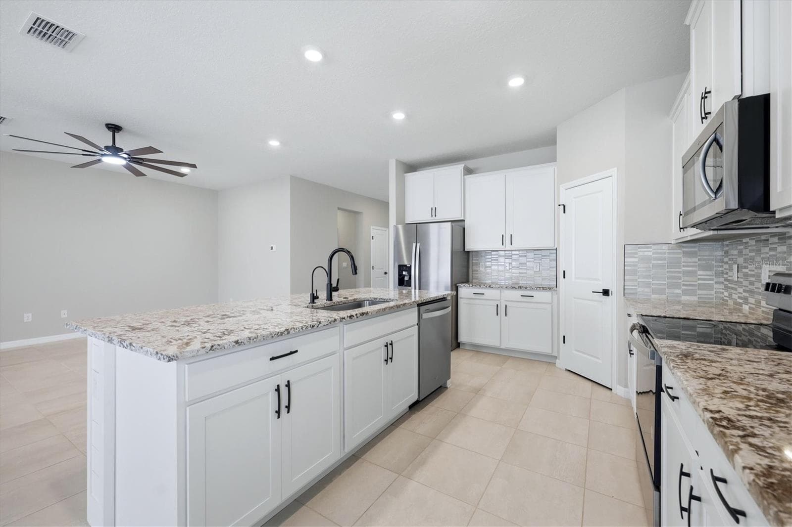 Kitchen - 12413 DORA TRL, PARRISH