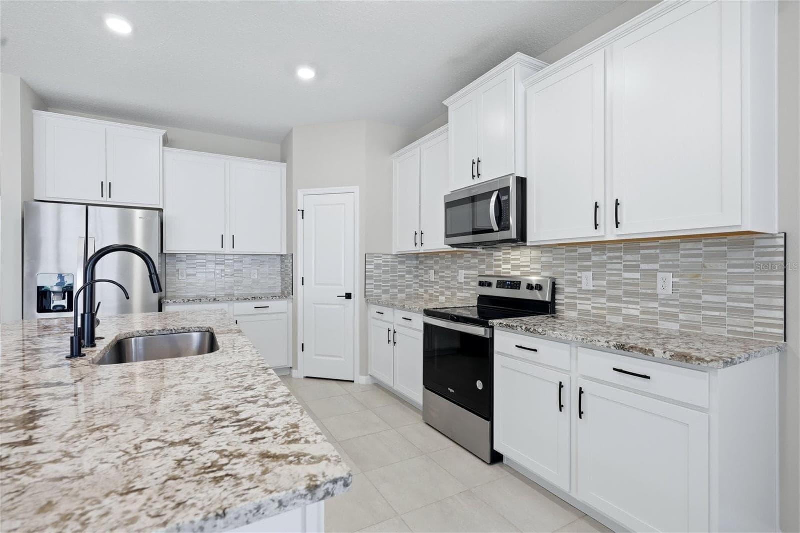 Kitchen - 12413 DORA TRL, PARRISH