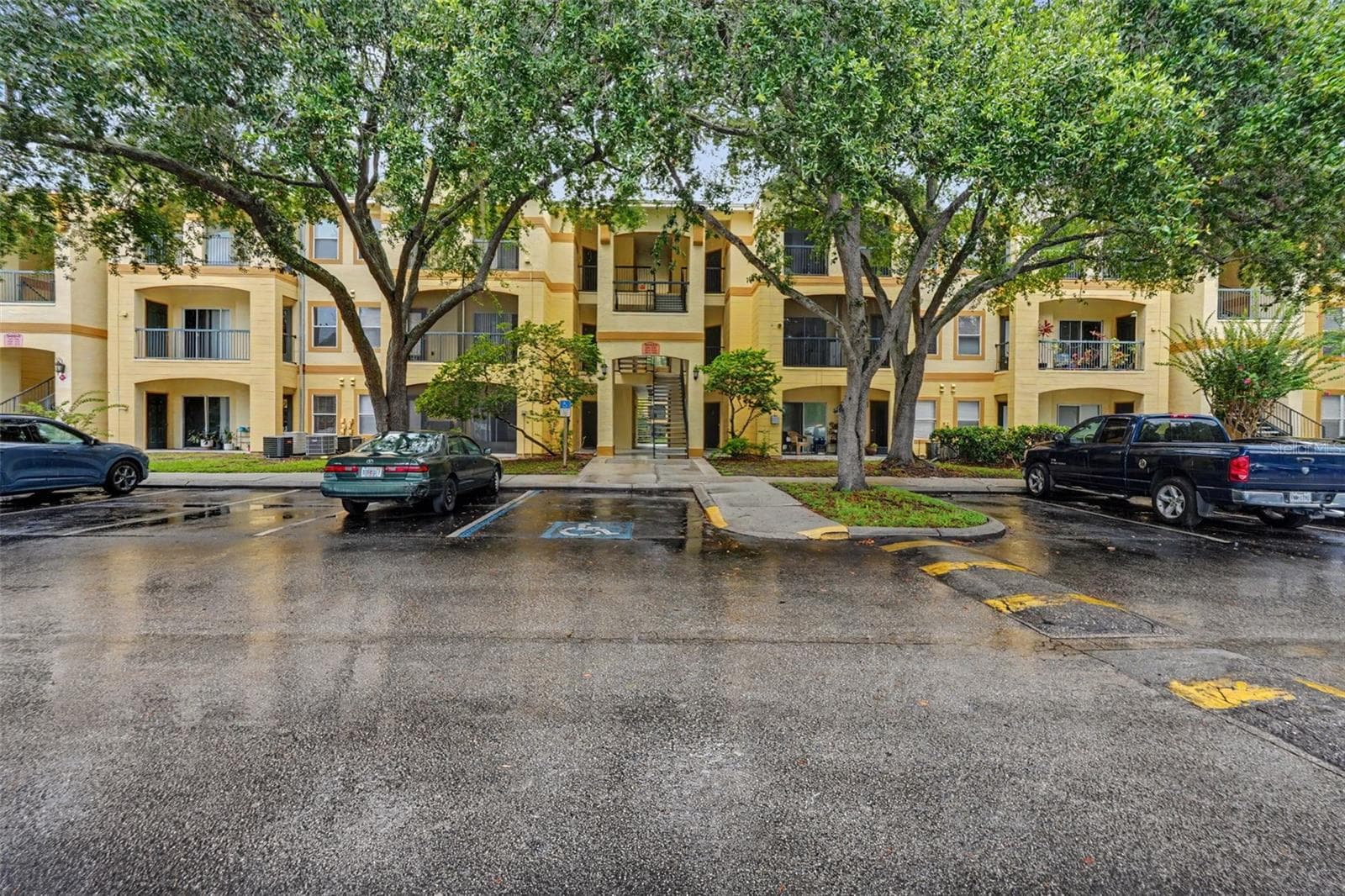 5602 PINNACLE HEIGHTS CIR #108