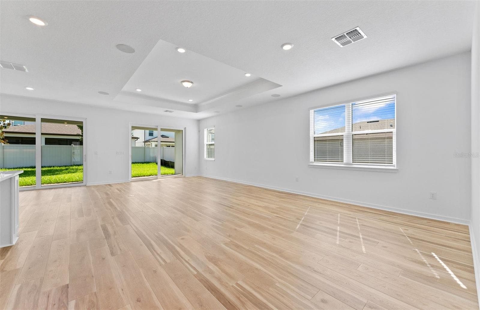 Model Representation - 13816 SUNLIGHT MEADOW DR, RIVERVIEW