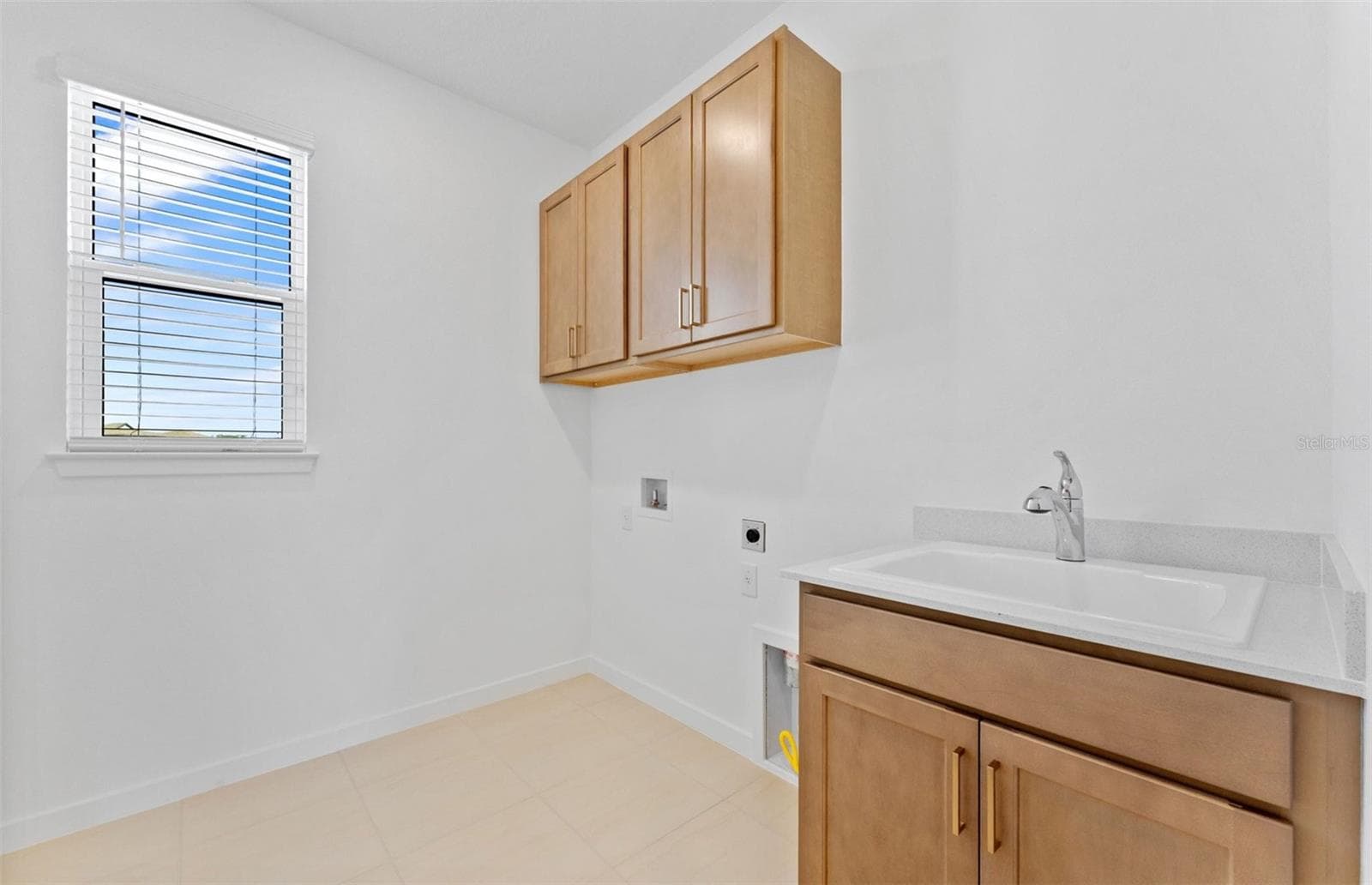 Model Representation - 13816 SUNLIGHT MEADOW DR, RIVERVIEW