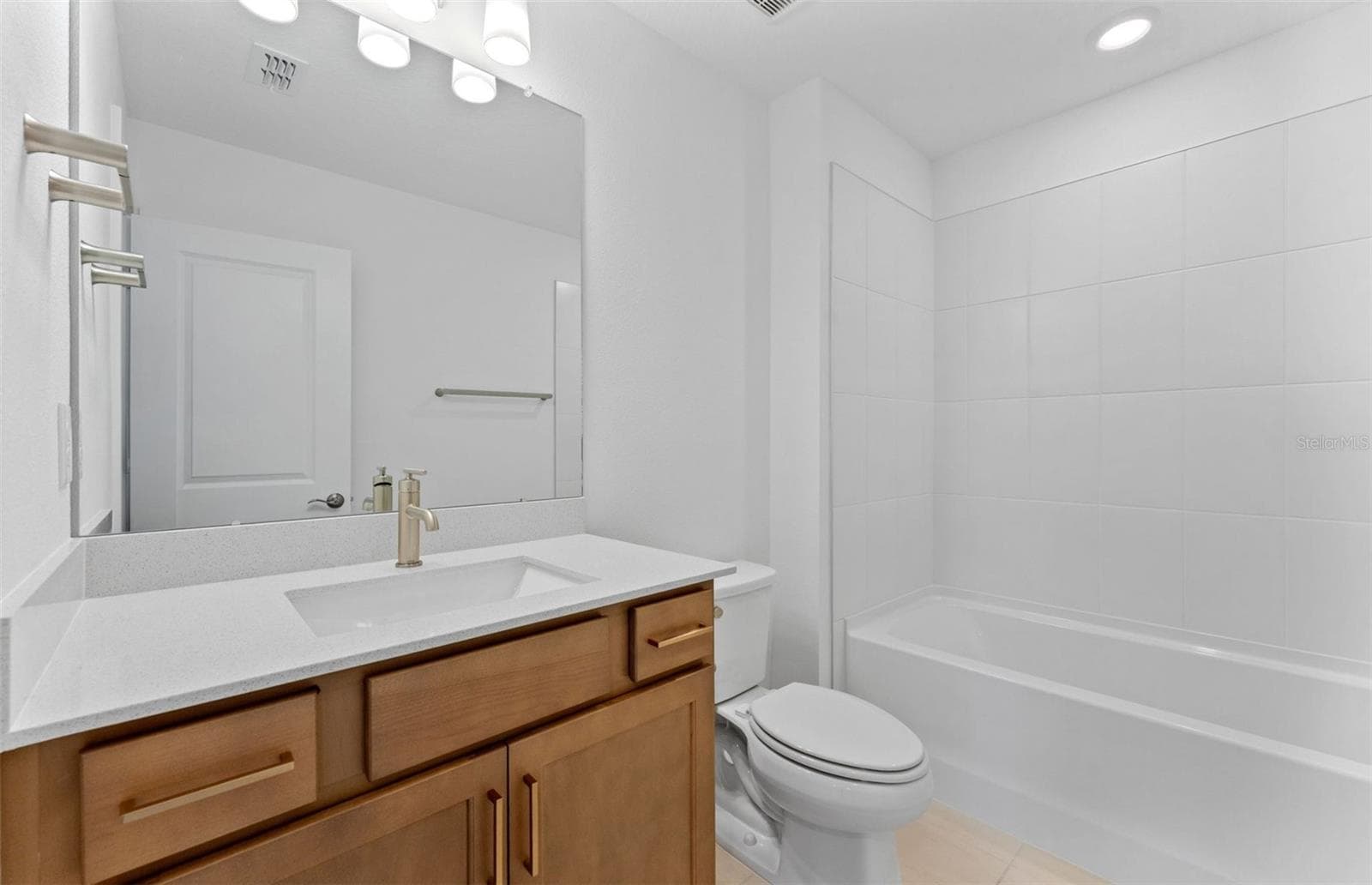 Model Representation - 13816 SUNLIGHT MEADOW DR, RIVERVIEW