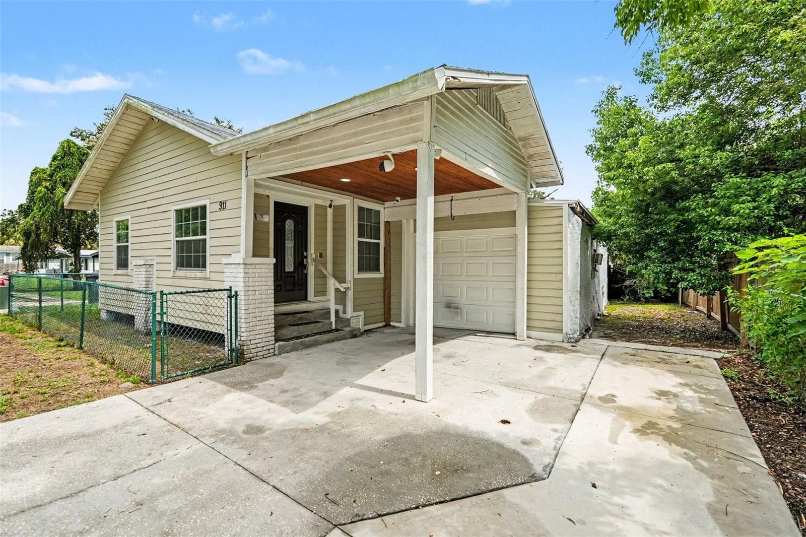 Single Family Residence at 911 E 123RD AVE, TAMPA, photo 4 of 33
