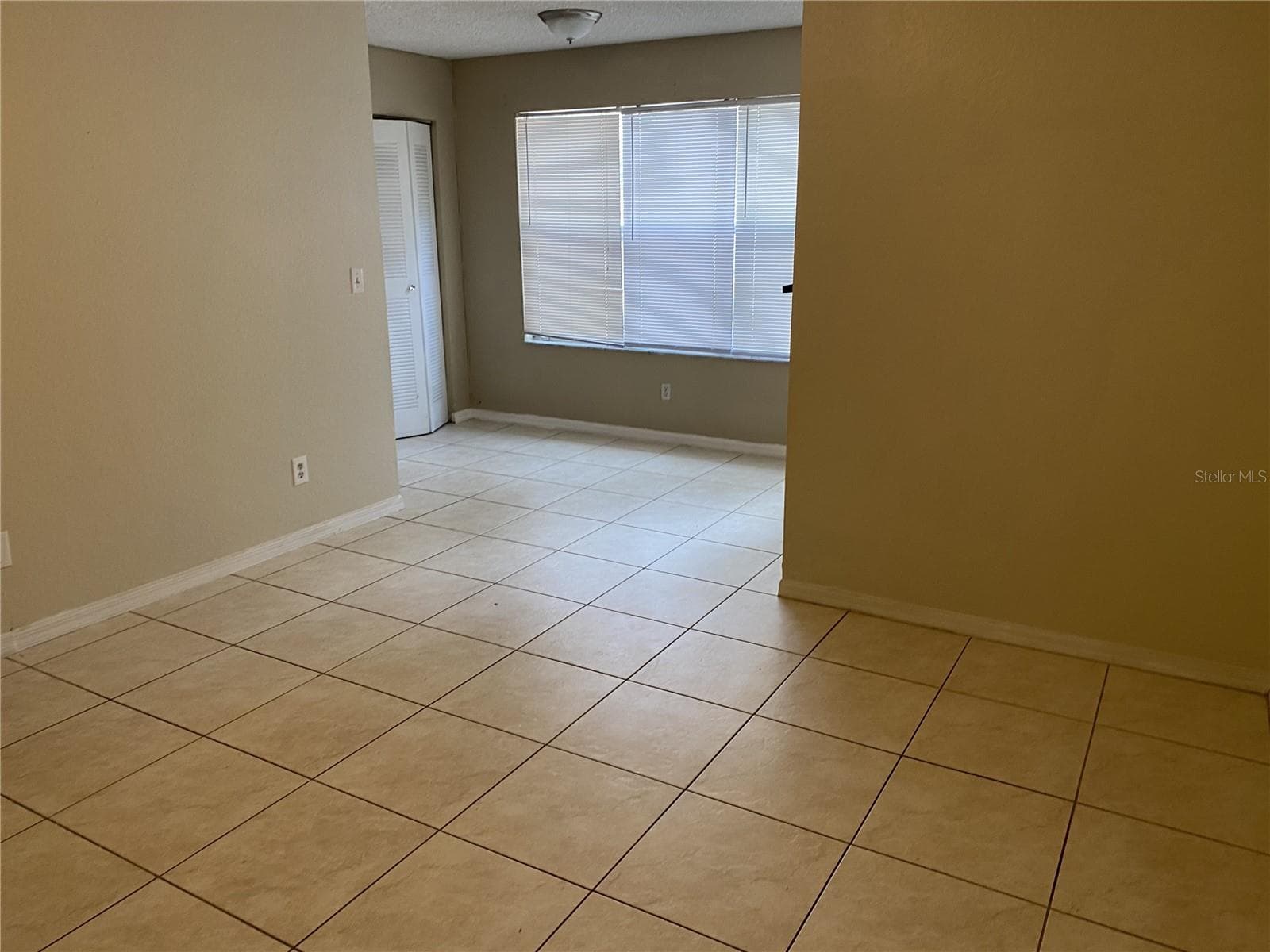 Condominium at 4524 COMMANDER DR #1615, ORLANDO, photo 7 of 14