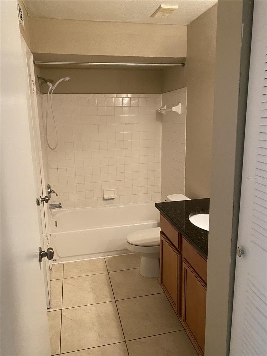 Condominium at 4524 COMMANDER DR #1615, ORLANDO, photo 9 of 14