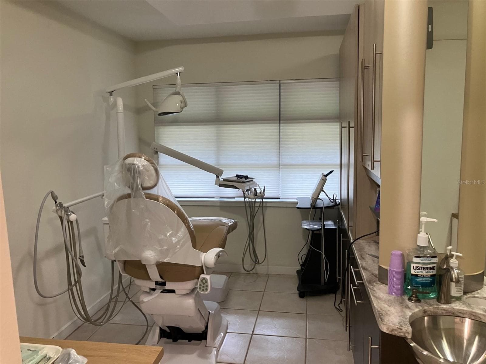 Office at 4306 W KENSINGTON AVE, TAMPA, photo 3 of 17