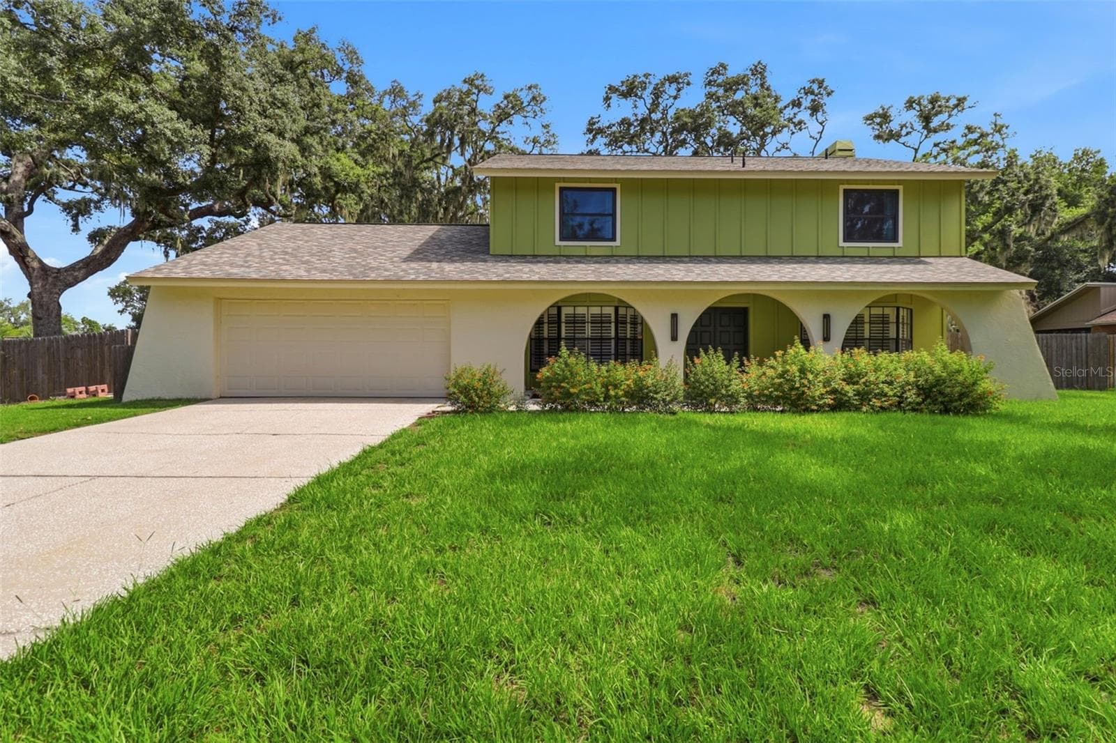 302 BLOOMINGFIELD DR