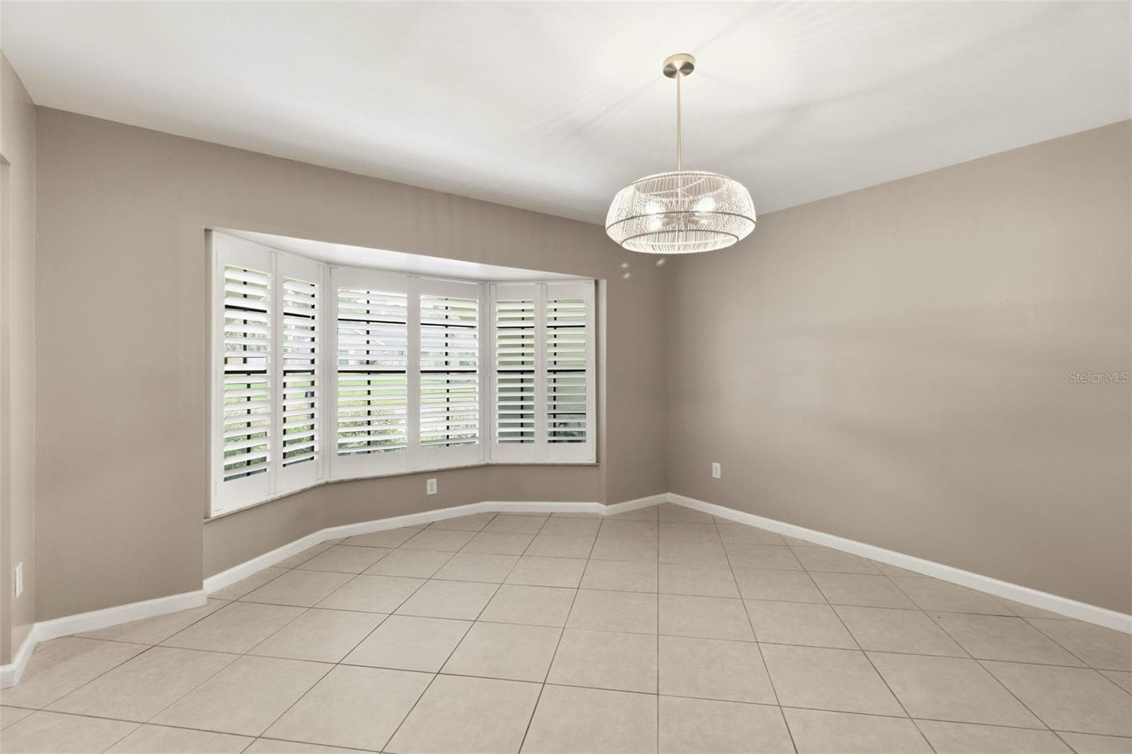 Dining room - 302 BLOOMINGFIELD DR, BRANDON