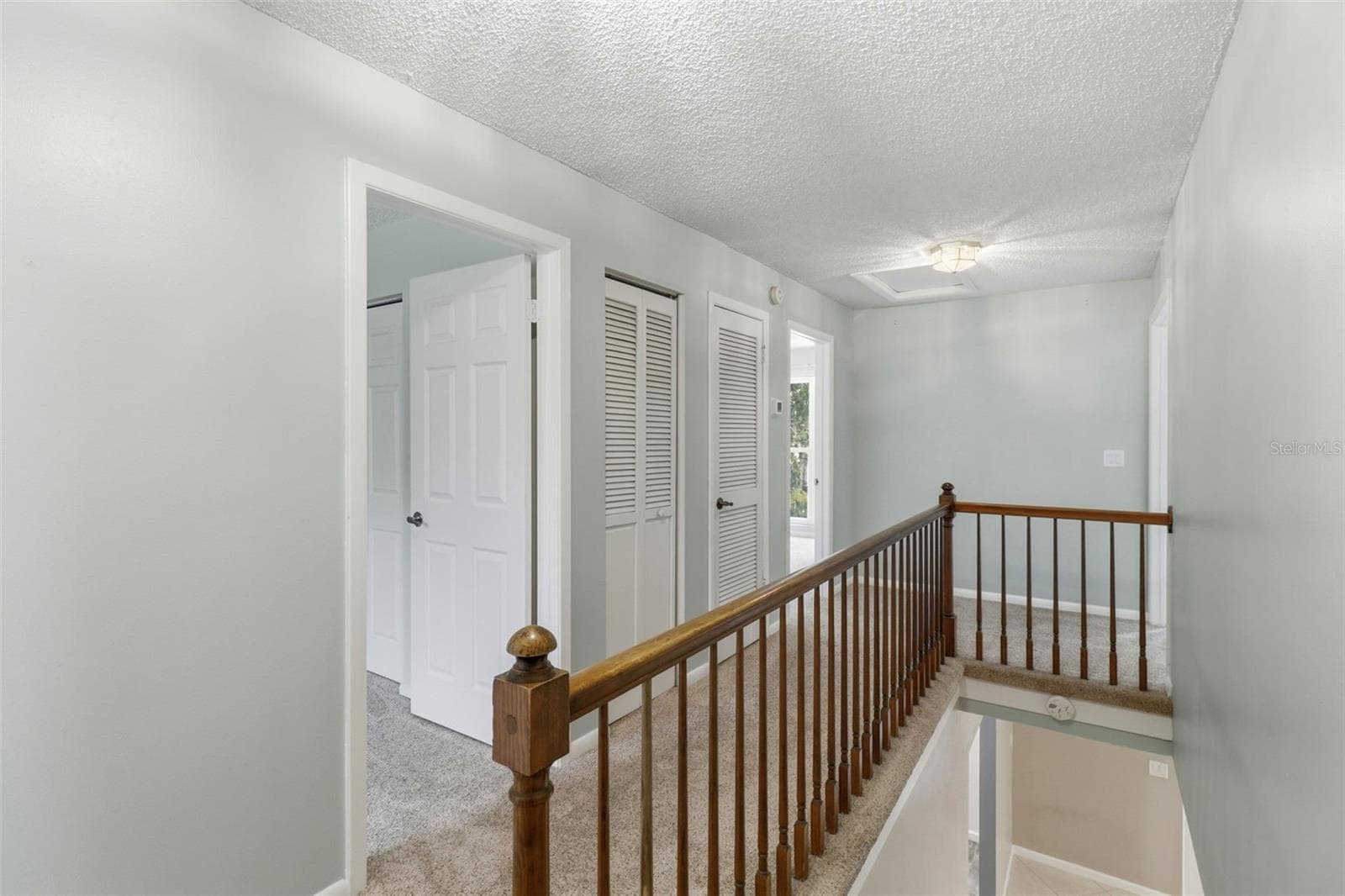 Upstairs landing - 302 BLOOMINGFIELD DR, BRANDON