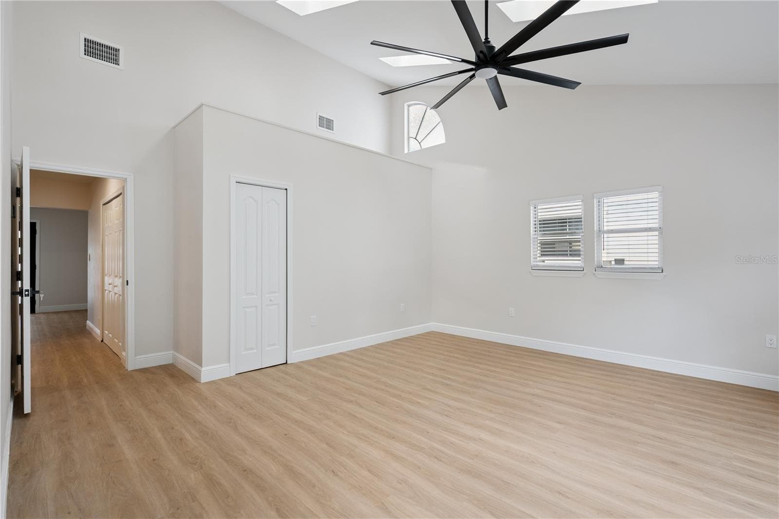 Single Family Residence at 201 E MURIEL ST, ORLANDO, photo 4 of 28