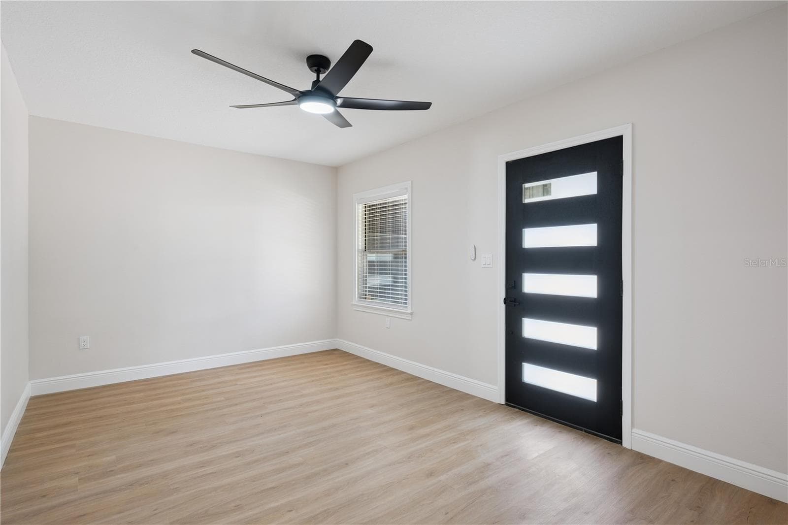 Single Family Residence at 201 E MURIEL ST, ORLANDO, photo 12 of 28