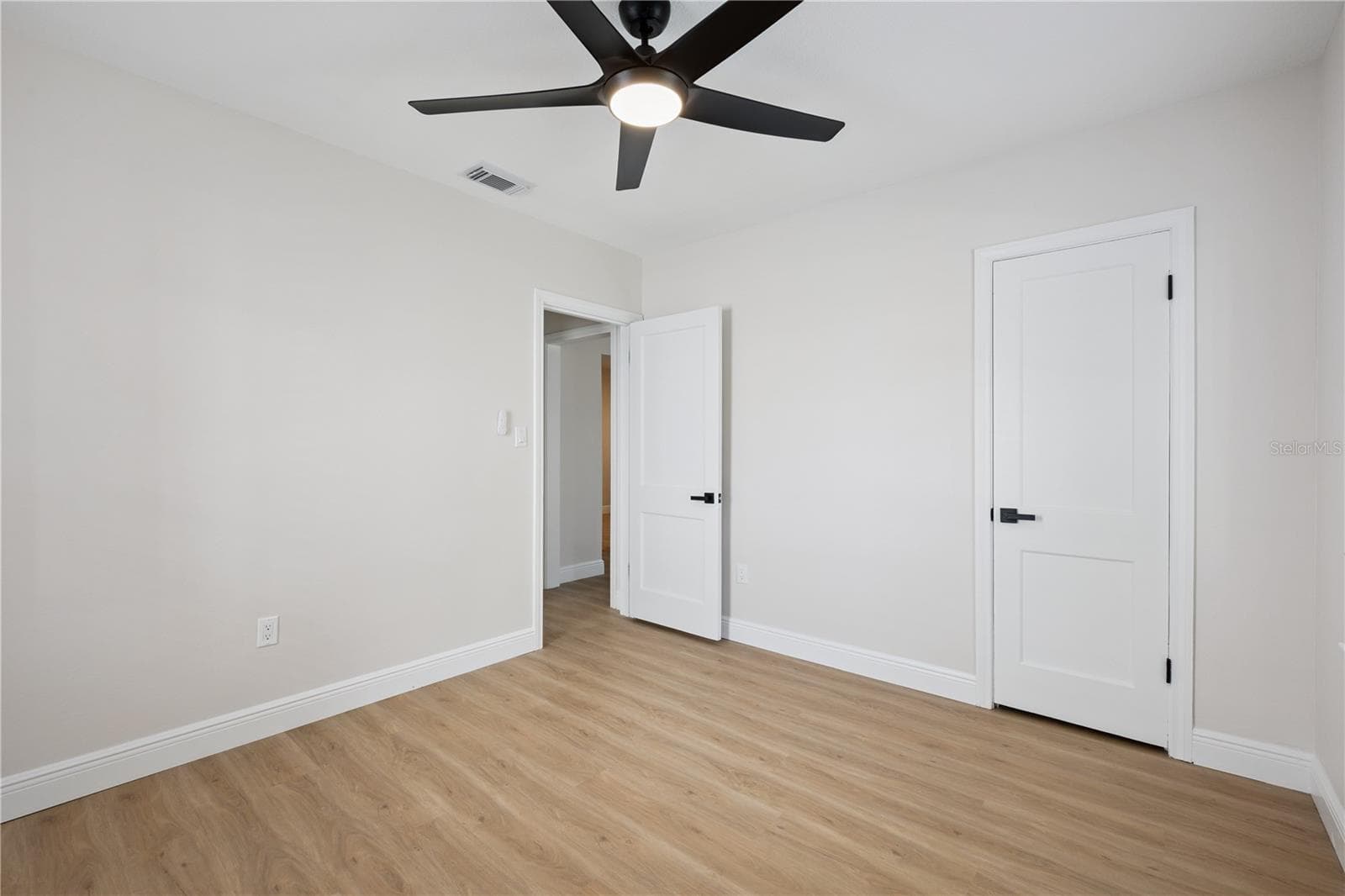 Single Family Residence at 201 E MURIEL ST, ORLANDO, photo 15 of 28