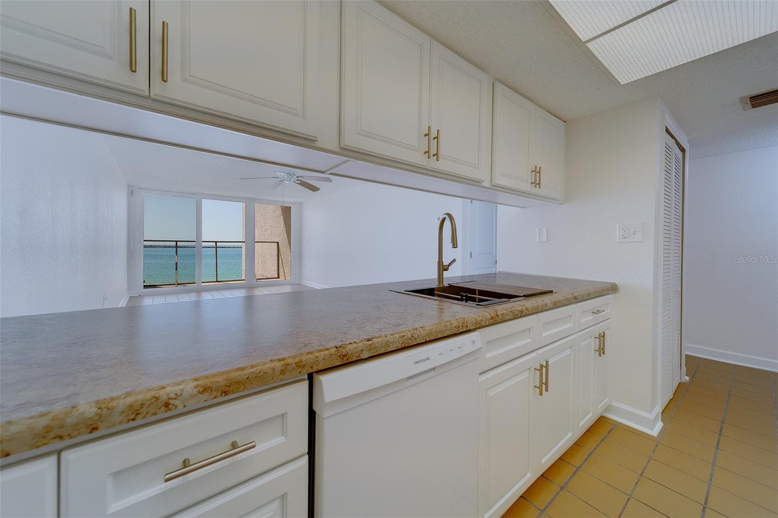 NEW Kitchen and Appliances - 450 S GULFVIEW BLVD #208, CLEARWATER BEACH
