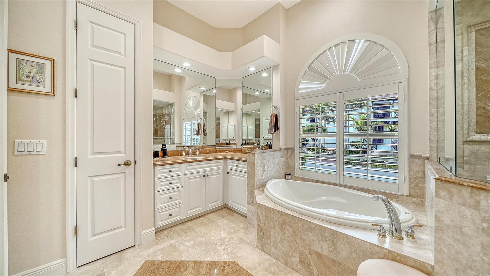 Single Family Residence at 657 HALYARD LN, LONGBOAT KEY, photo 13 of 35