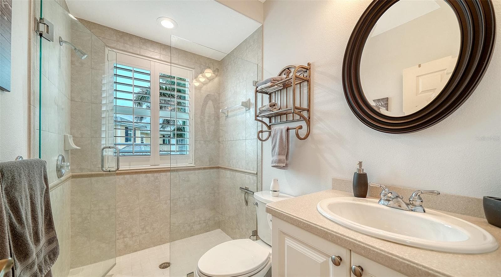 Single Family Residence at 657 HALYARD LN, LONGBOAT KEY, photo 21 of 35