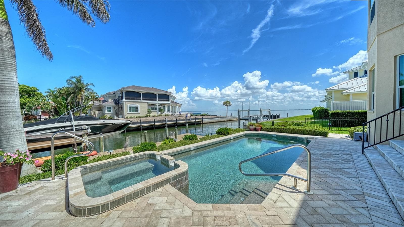 DEEDED BEACH ACCESS - 657 HALYARD LN, LONGBOAT KEY