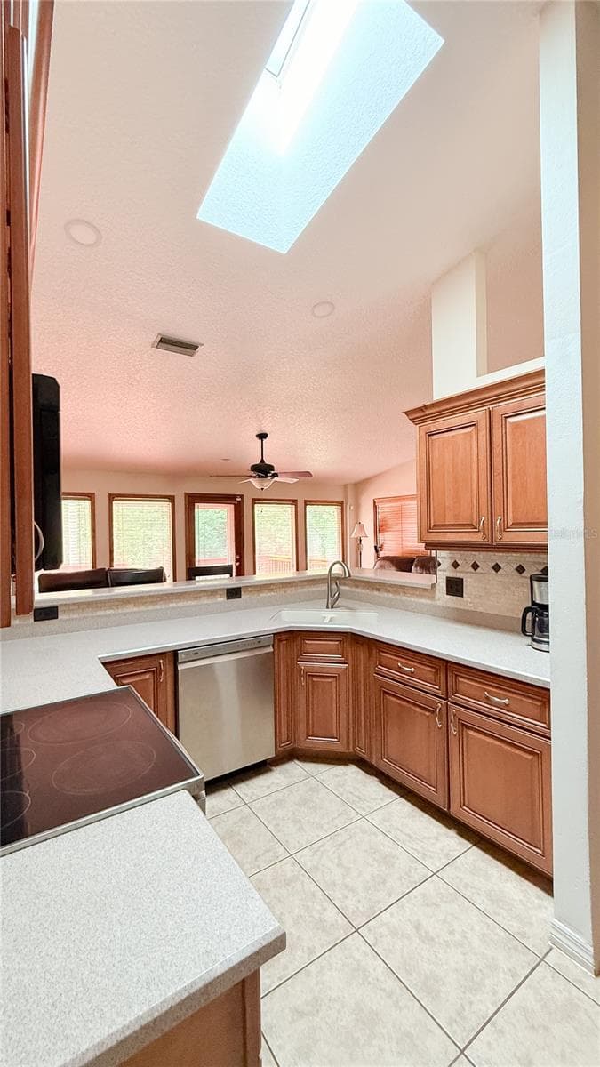 Single Family Residence at 898 CRITTENDEN AVE, ORANGE CITY, photo 3 of 43