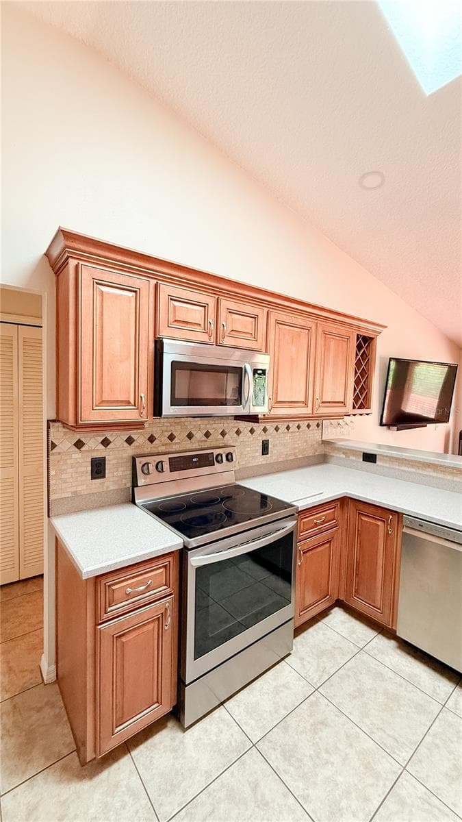 Single Family Residence at 898 CRITTENDEN AVE, ORANGE CITY, photo 18 of 43