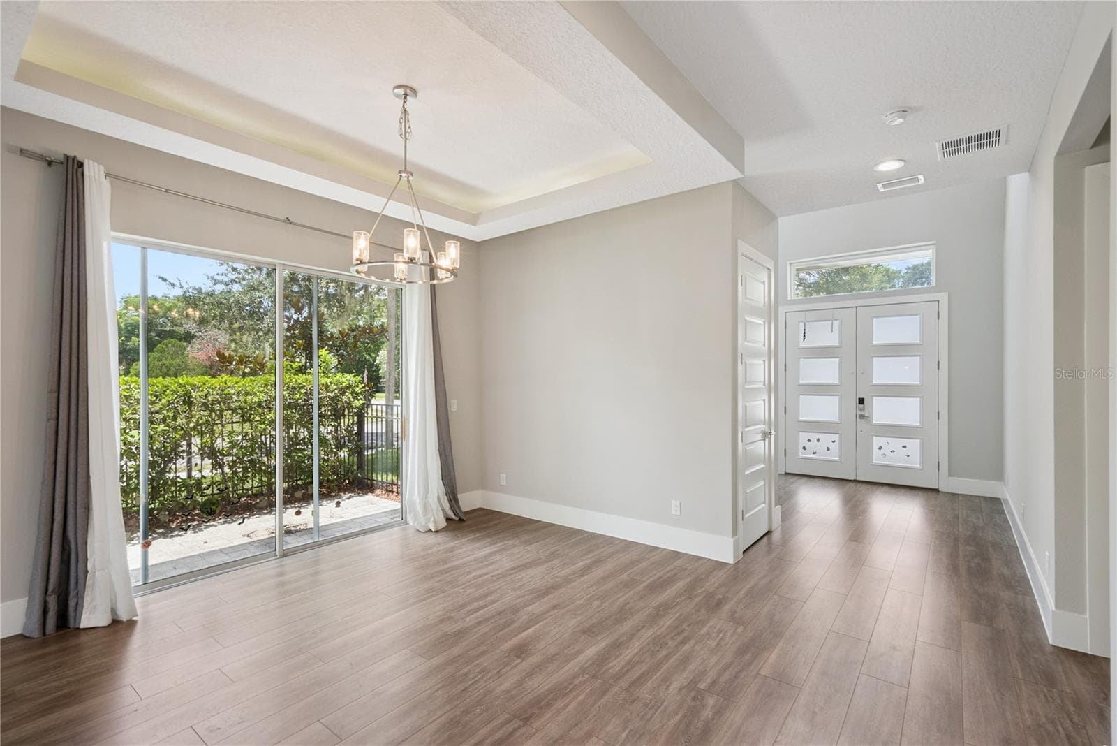 Living and dining area - 200 E GRANT ST, ORLANDO