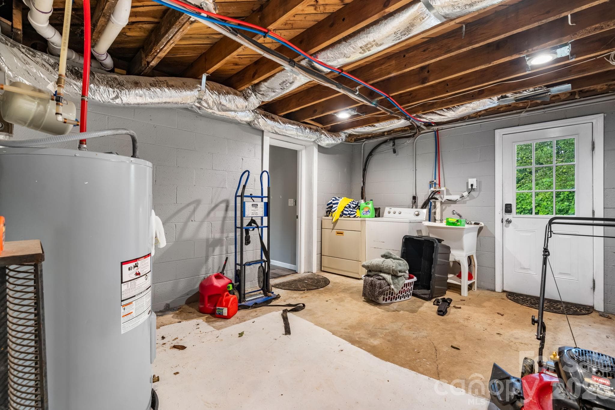 Single Family Residence at 422 Arlington Circle NW, Lenoir, photo 15 of 23